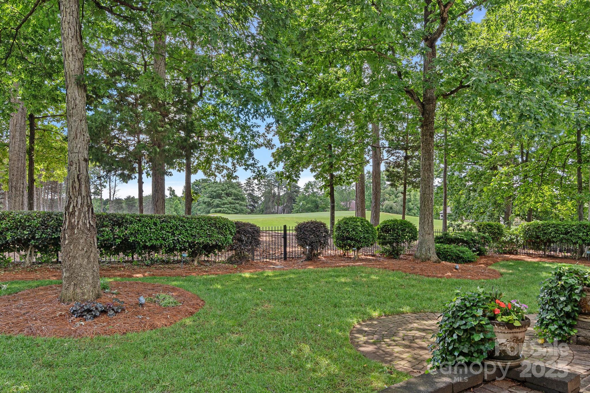 The Peninsula - Residential