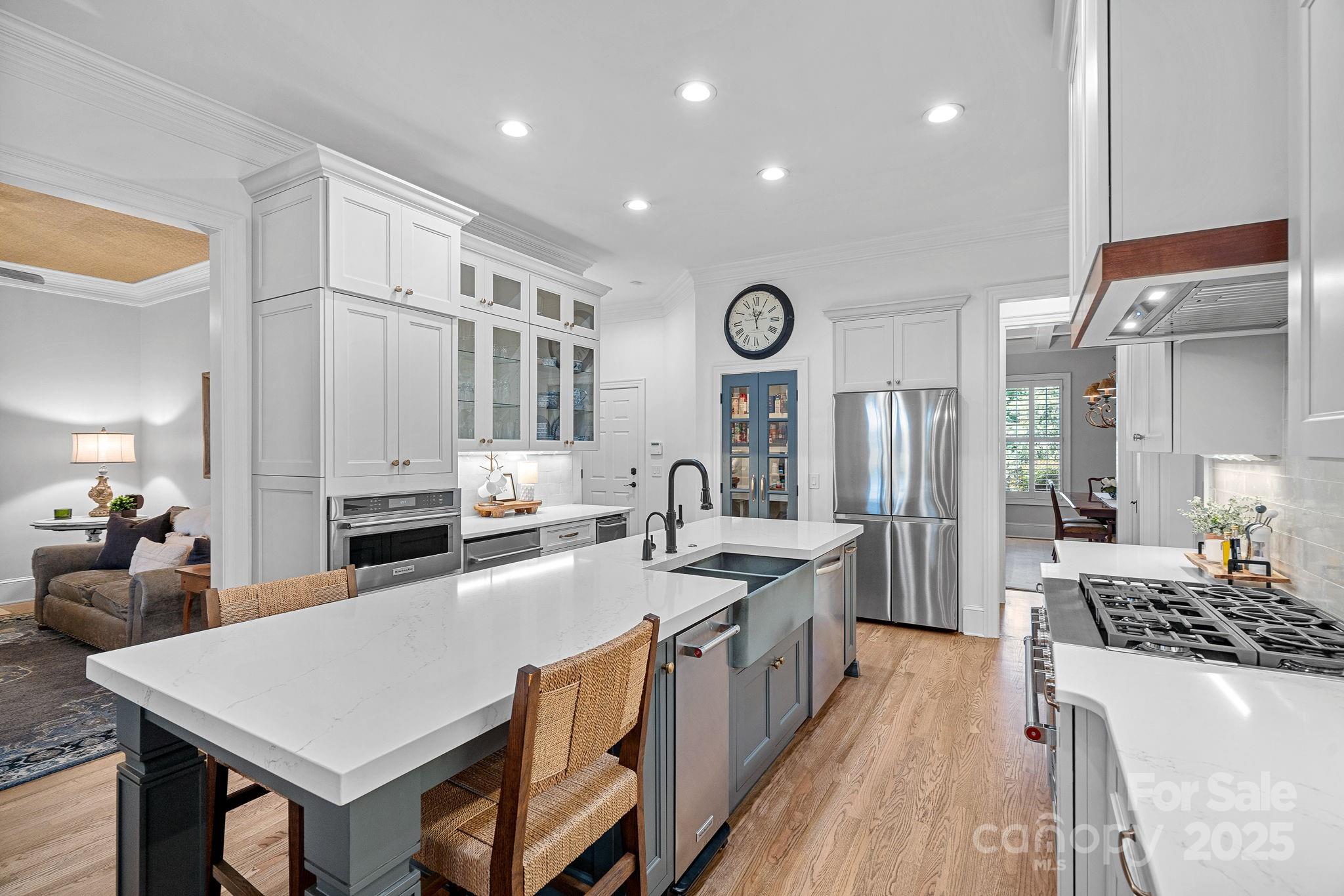 The Peninsula - Residential