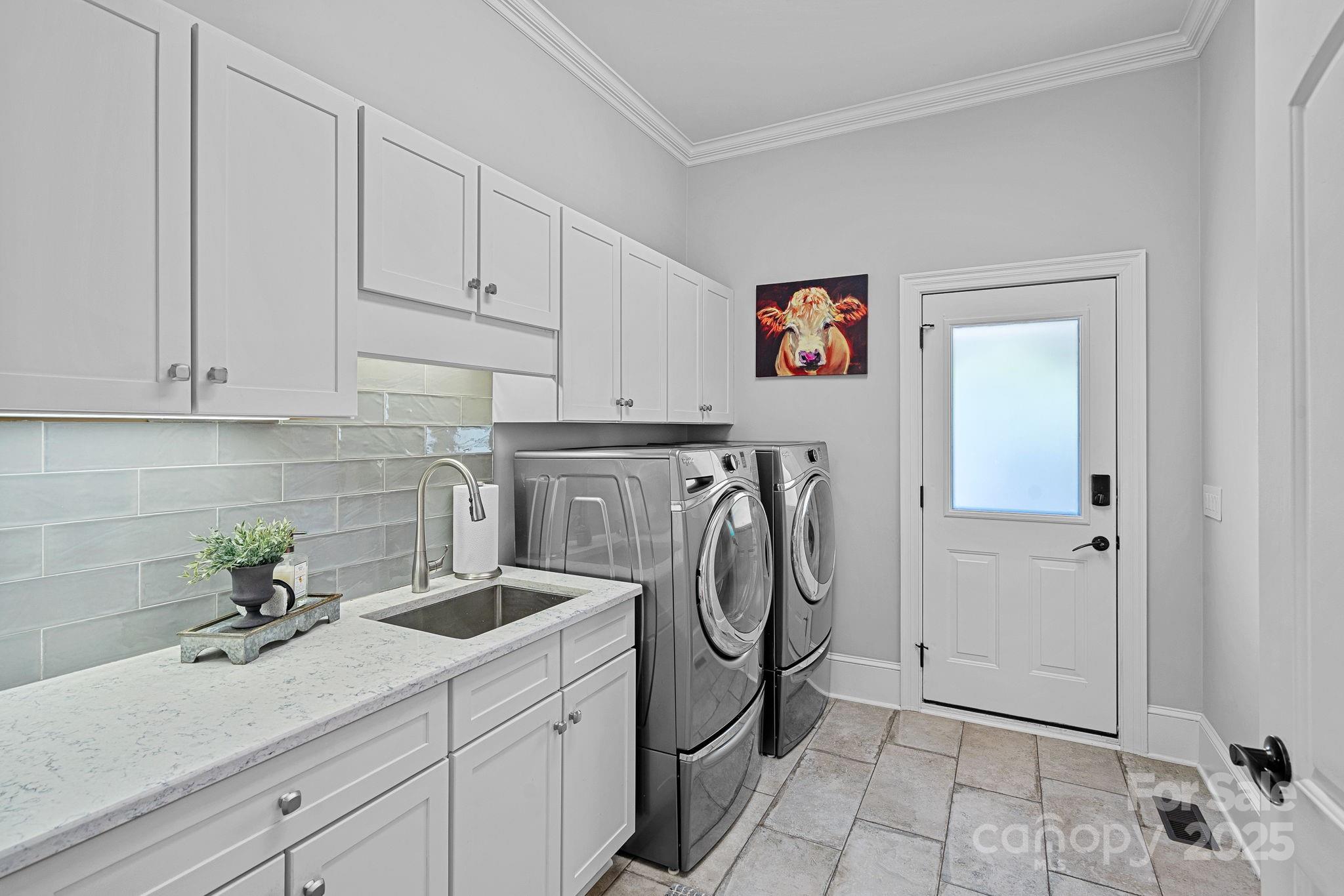 The Peninsula - Residential