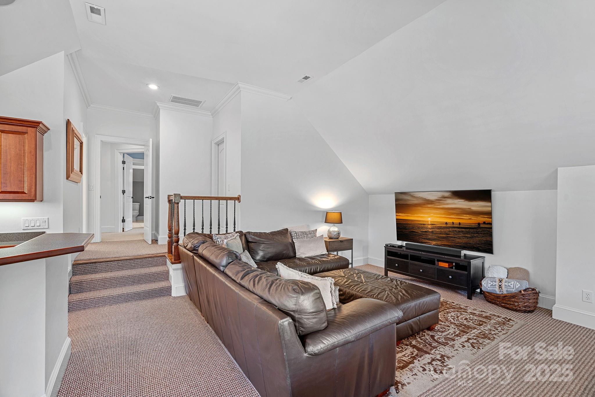 The Peninsula - Residential