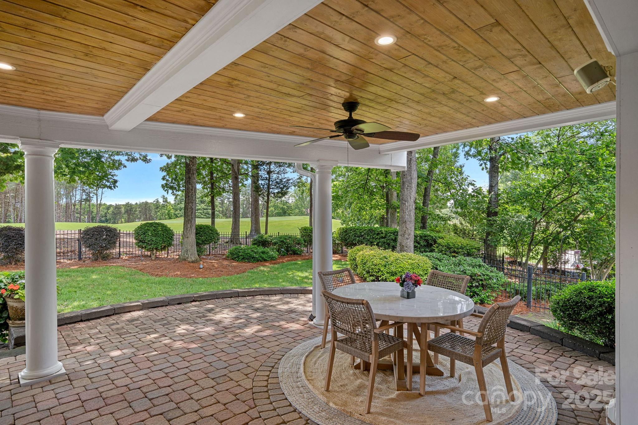 The Peninsula - Residential