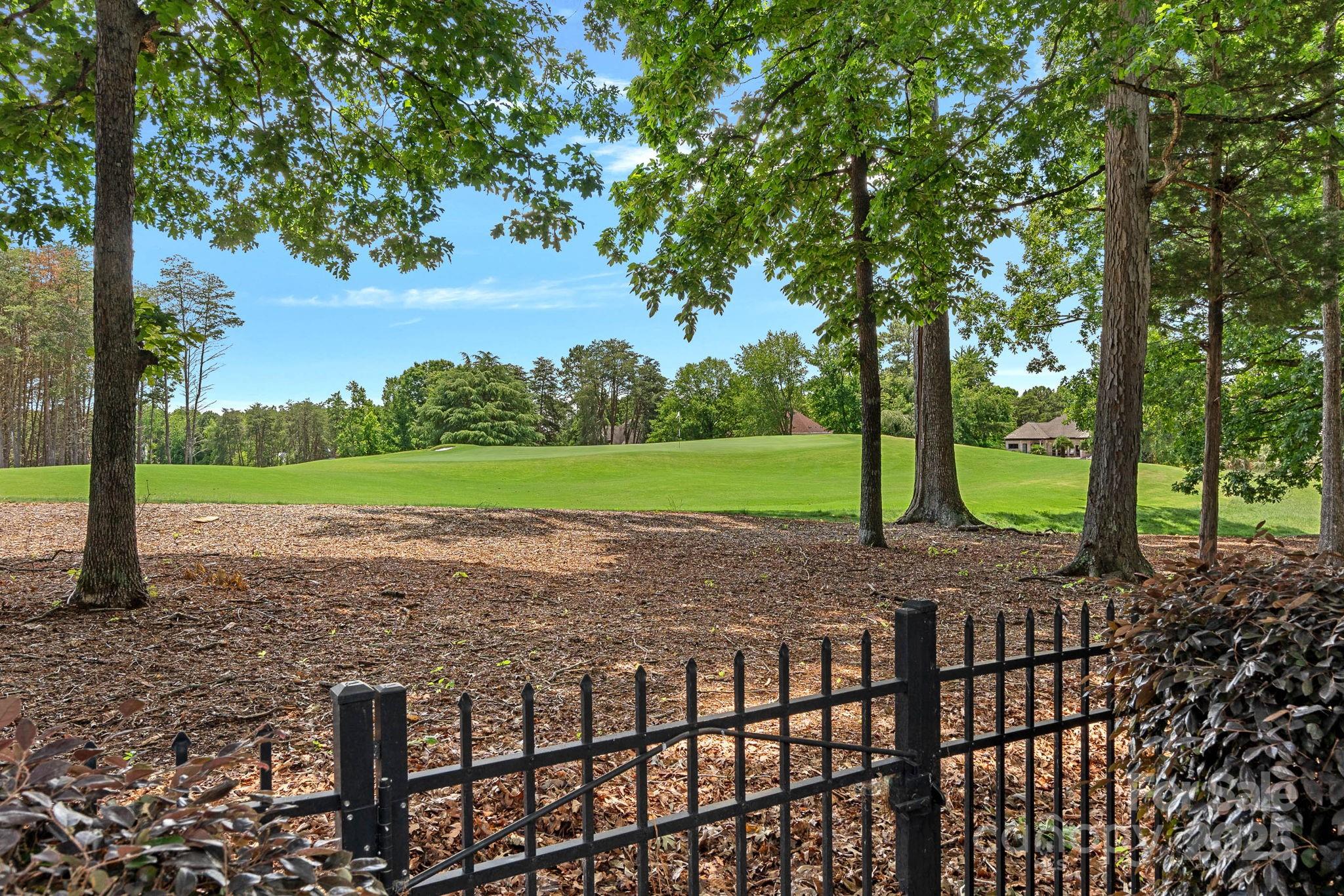 The Peninsula - Residential