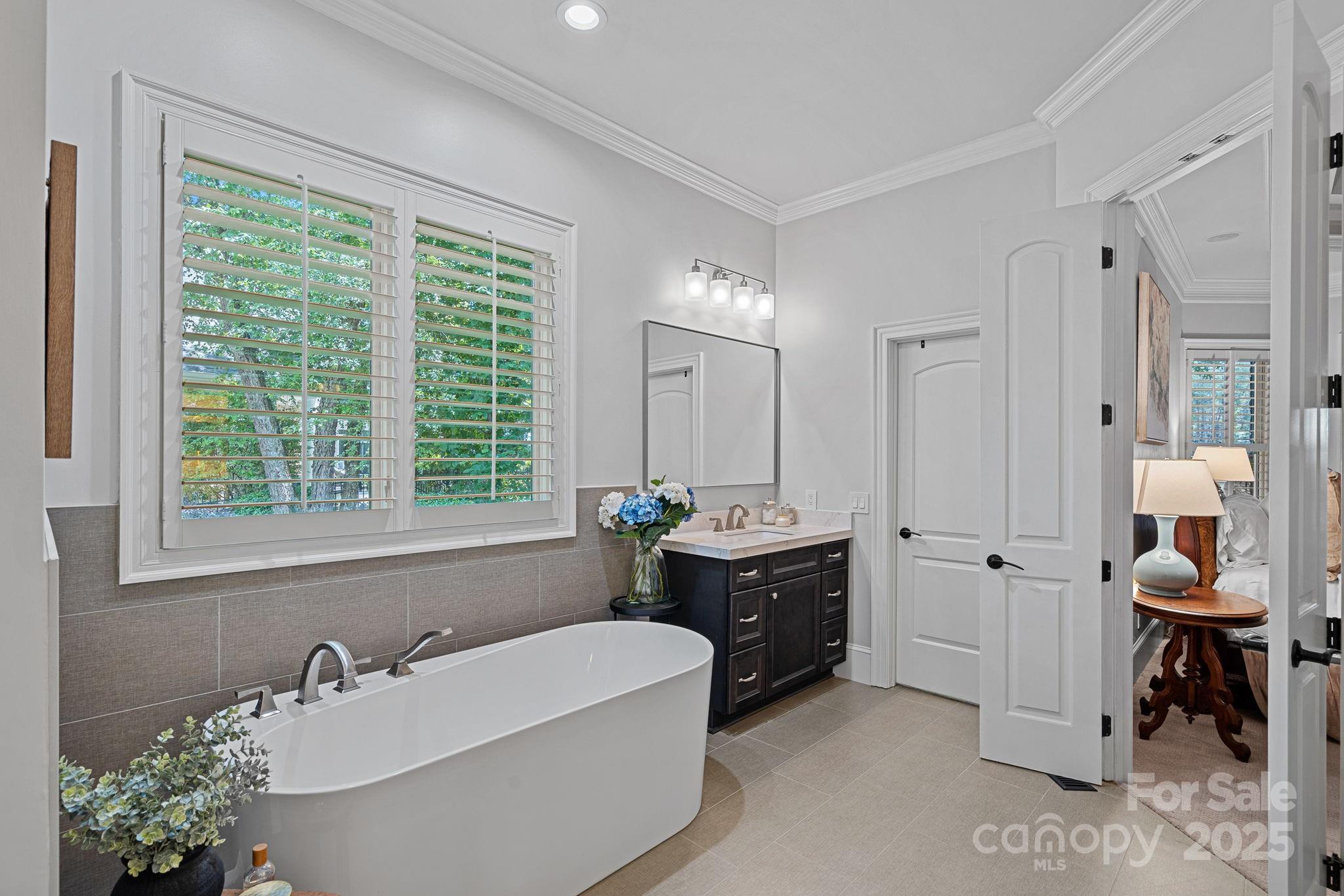 The Peninsula - Residential