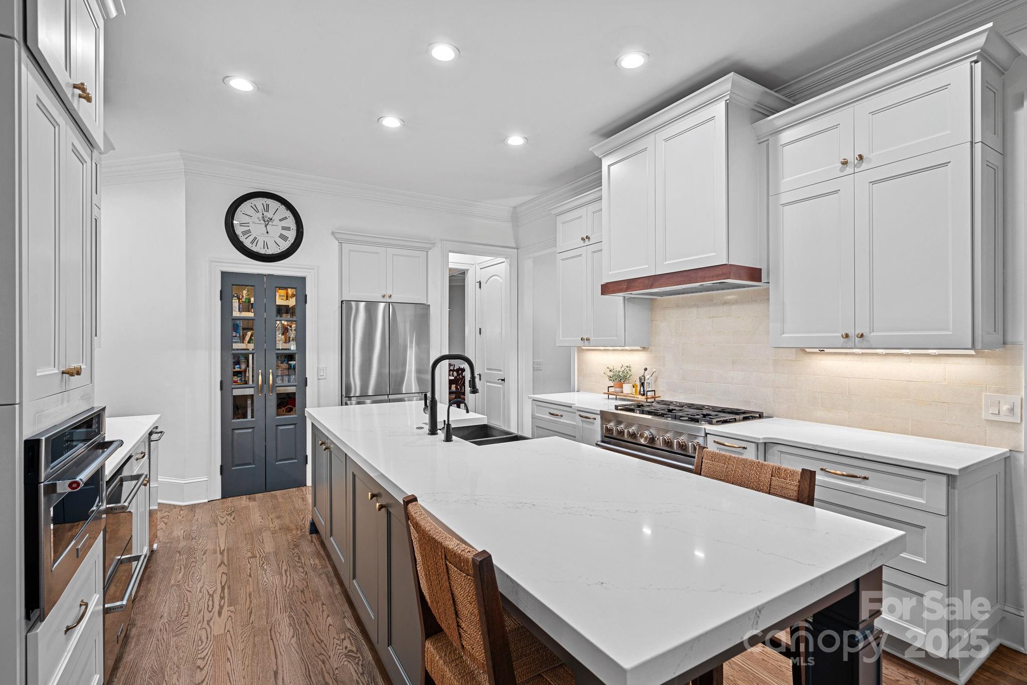 The Peninsula - Residential