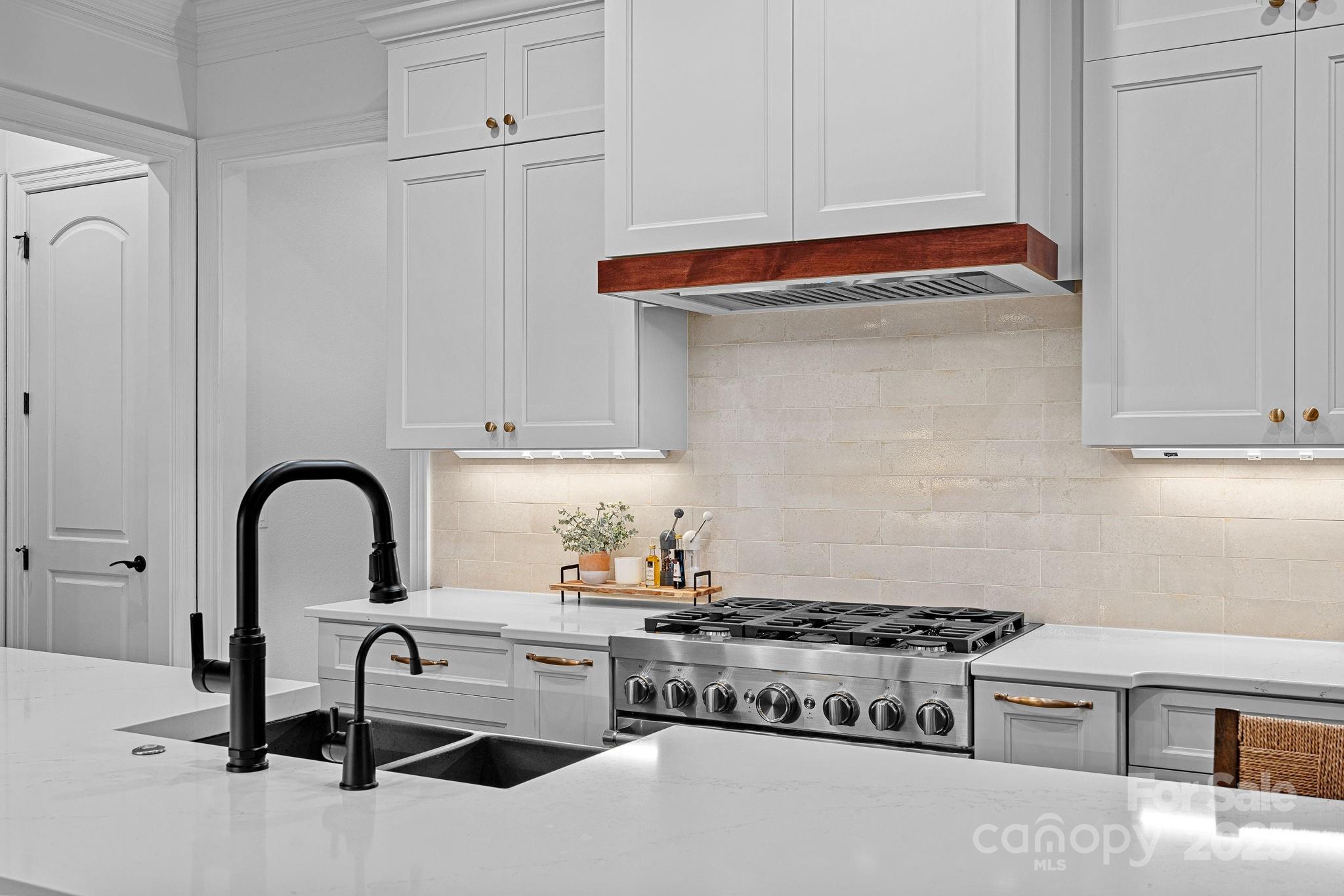 The Peninsula - Residential