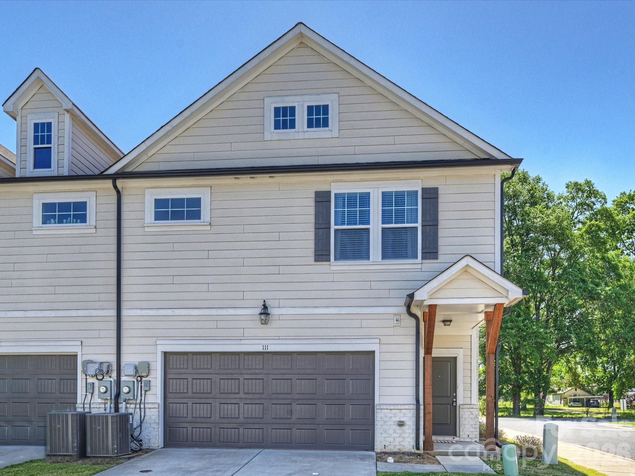 The Towns at 506 Main - Residential