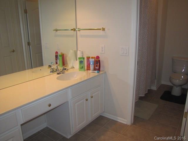 Ivy Ridge At Ballantyne - Residential Lease