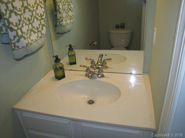 Ivy Ridge At Ballantyne - Residential Lease