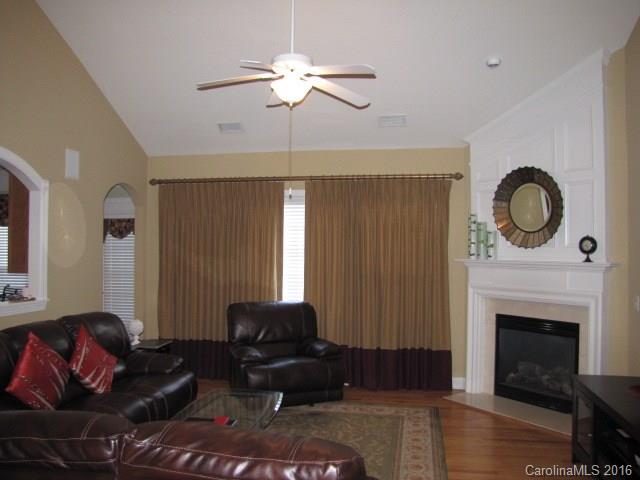 Ivy Ridge At Ballantyne - Residential Lease