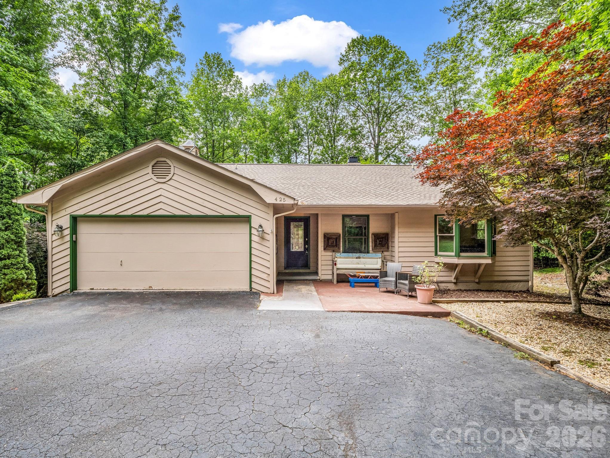 425 Winesap Boulevard