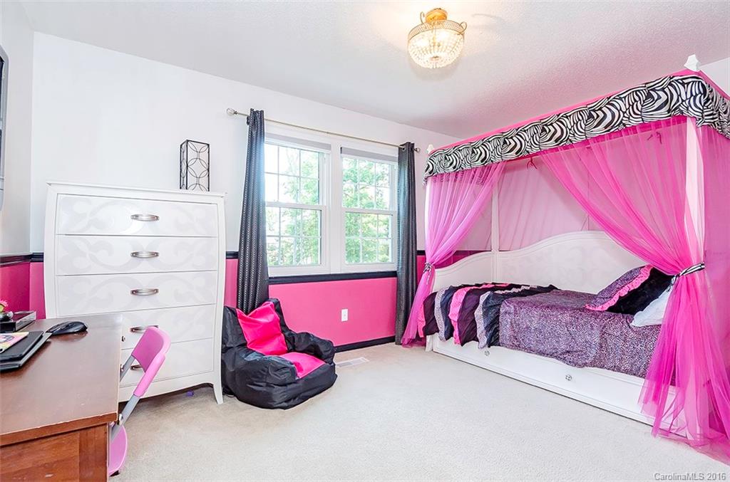 Woodside Falls - Residential