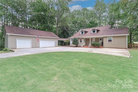 459 W Lowrance Avenue Mooresville NC 28115