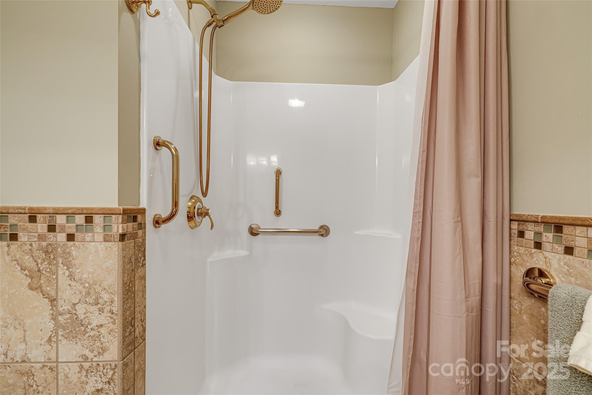 Oak Hall - Residential