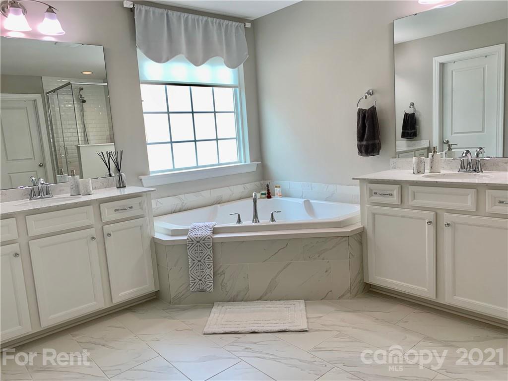 Oakland Pointe - Residential Lease