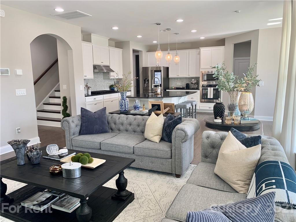 Oakland Pointe - Residential Lease