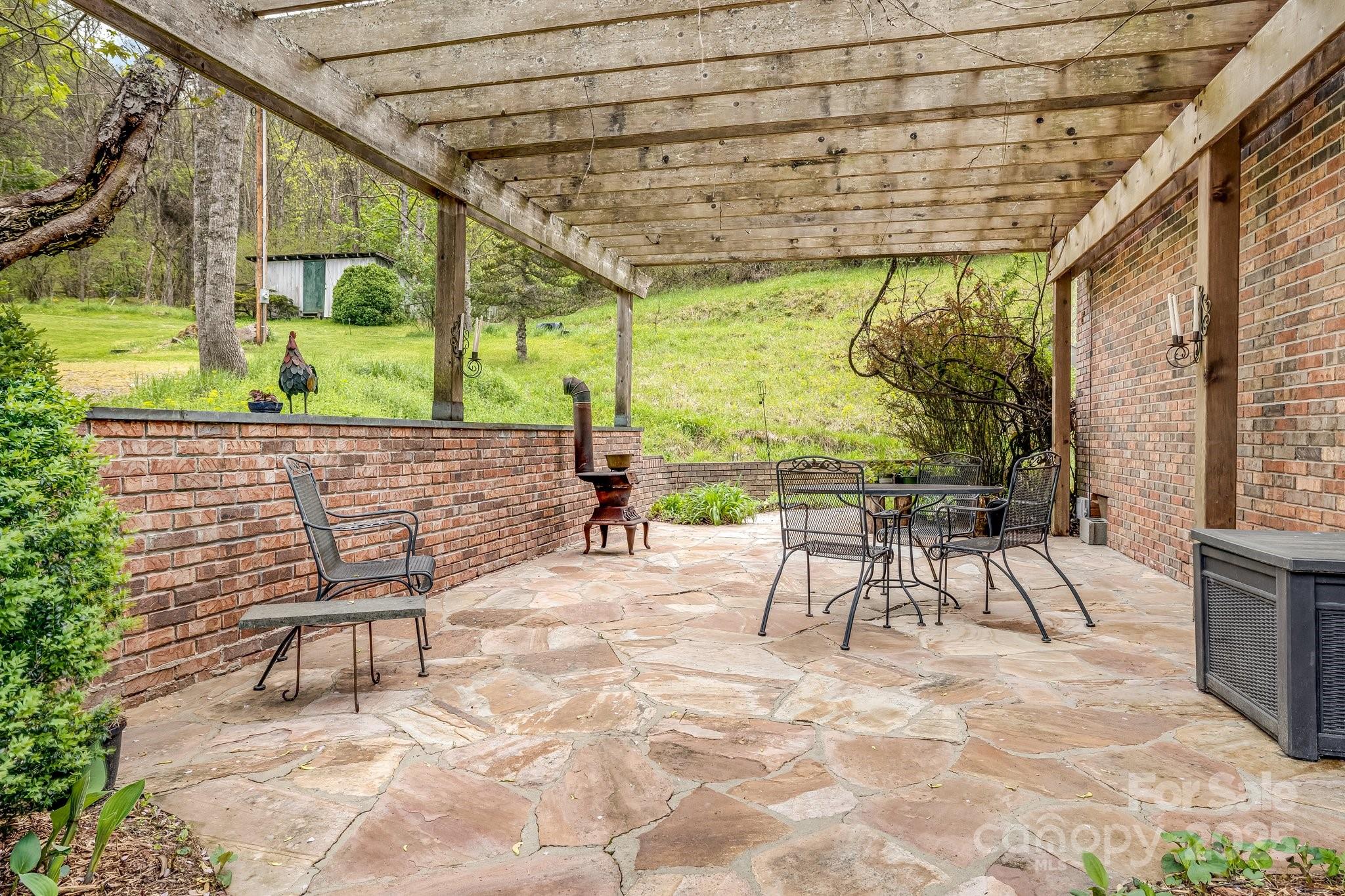 6334 Jacks Creek Road