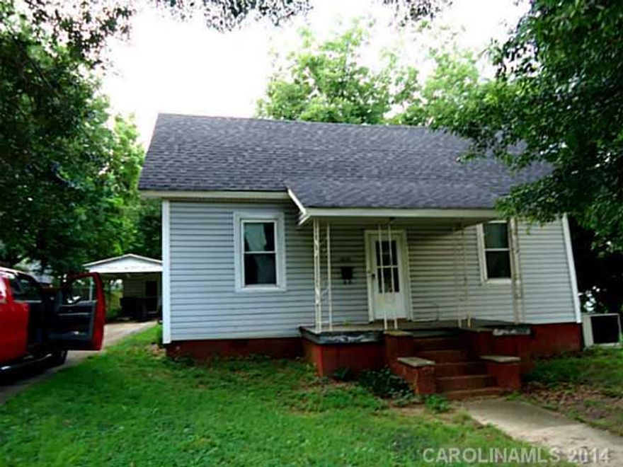 Home is being sold "AS IS" and it needs a little TLC. Buyer and buyers agent to verify condition of home. Upstairs rooms do not have duct work.