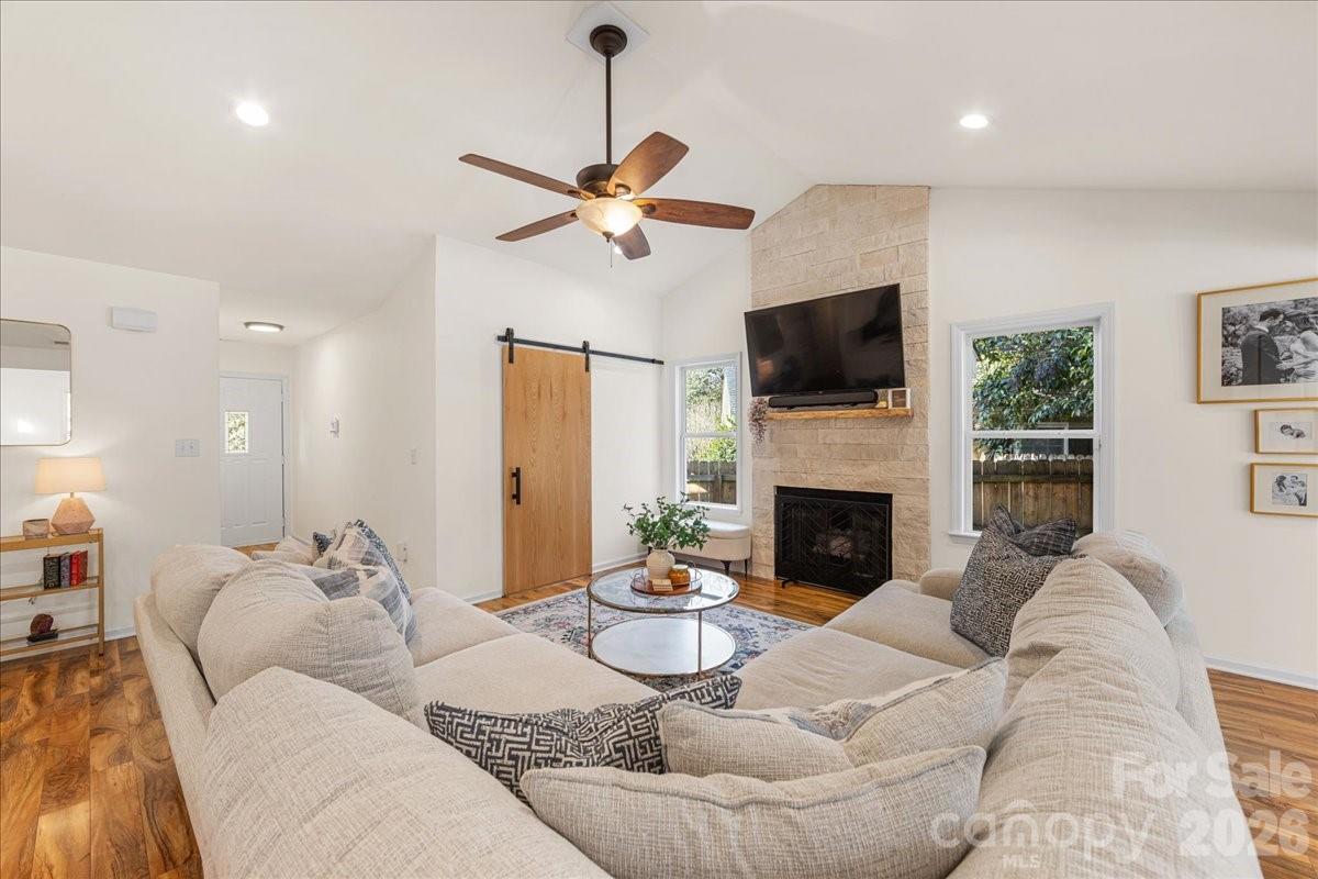 2200 Olde Chantilly Court