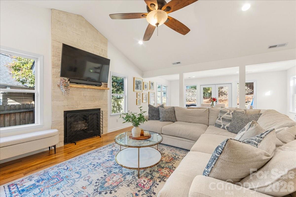 2200 Olde Chantilly Court