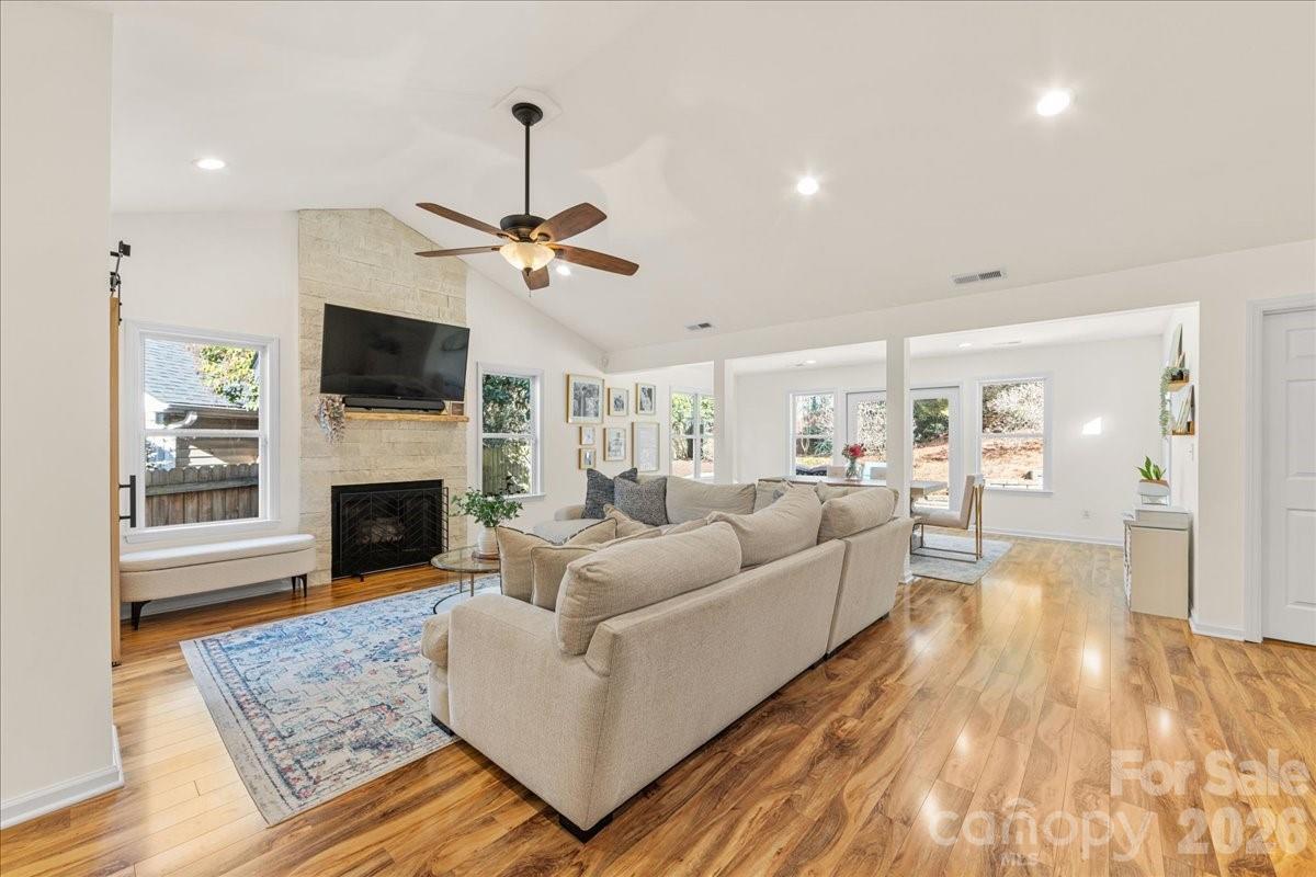 2200 Olde Chantilly Court