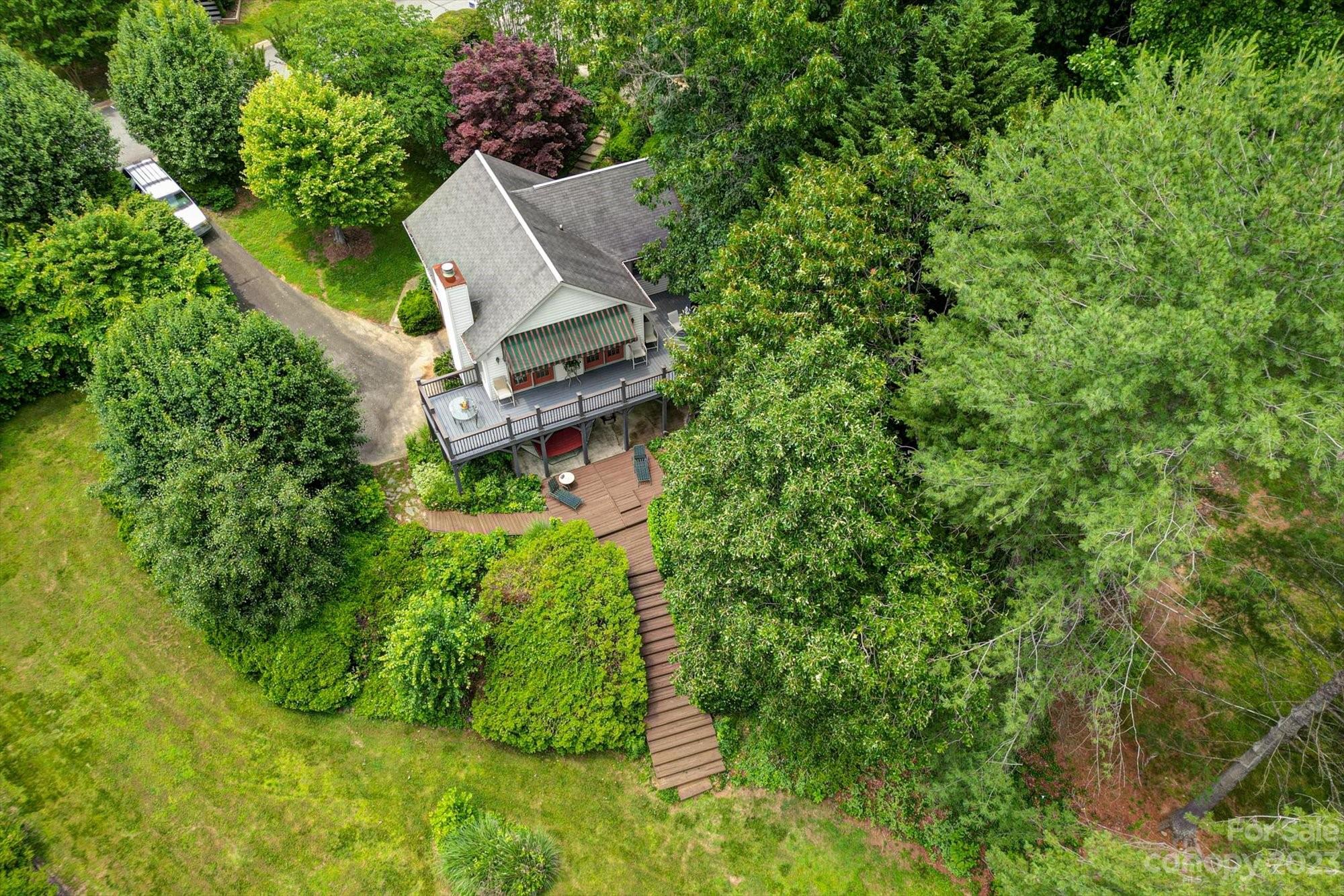 Laurel Pointe - Residential