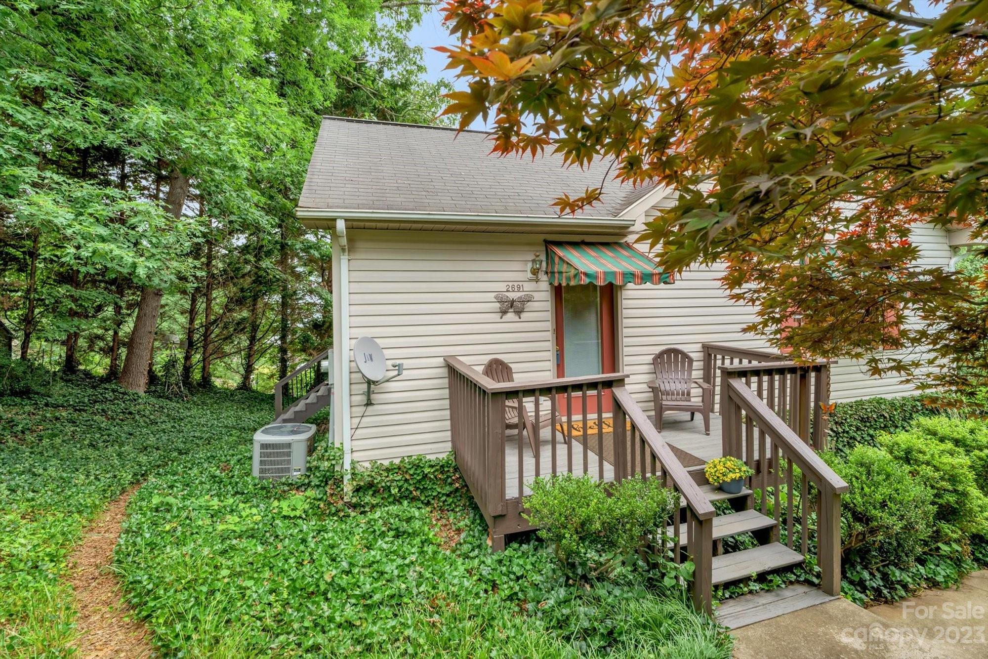 Laurel Pointe - Residential