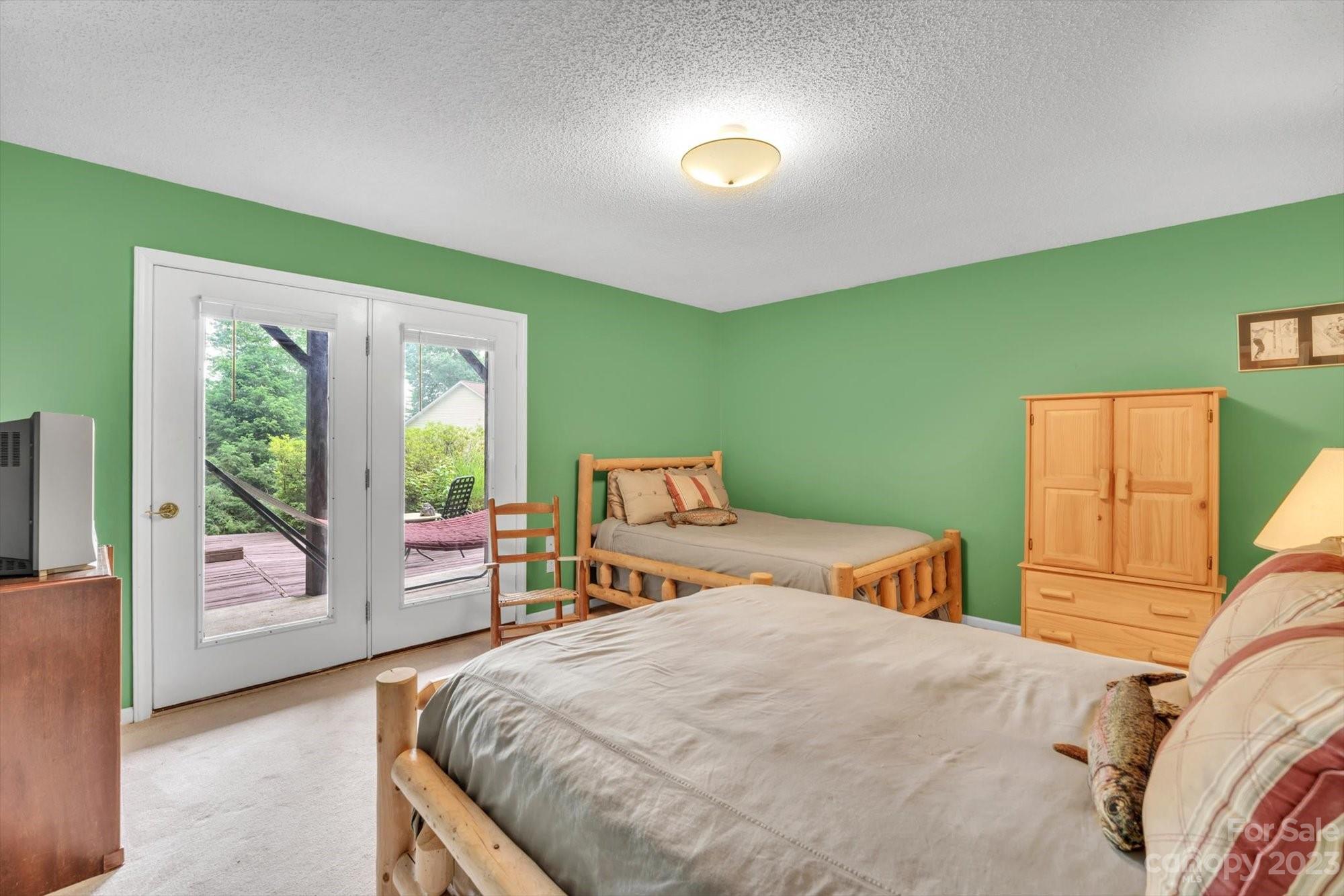 Laurel Pointe - Residential