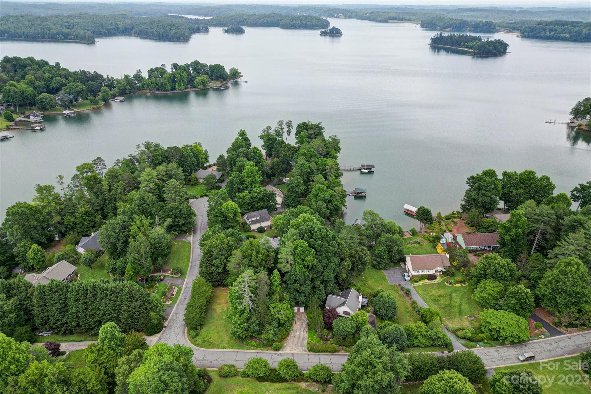 Laurel Pointe - Residential