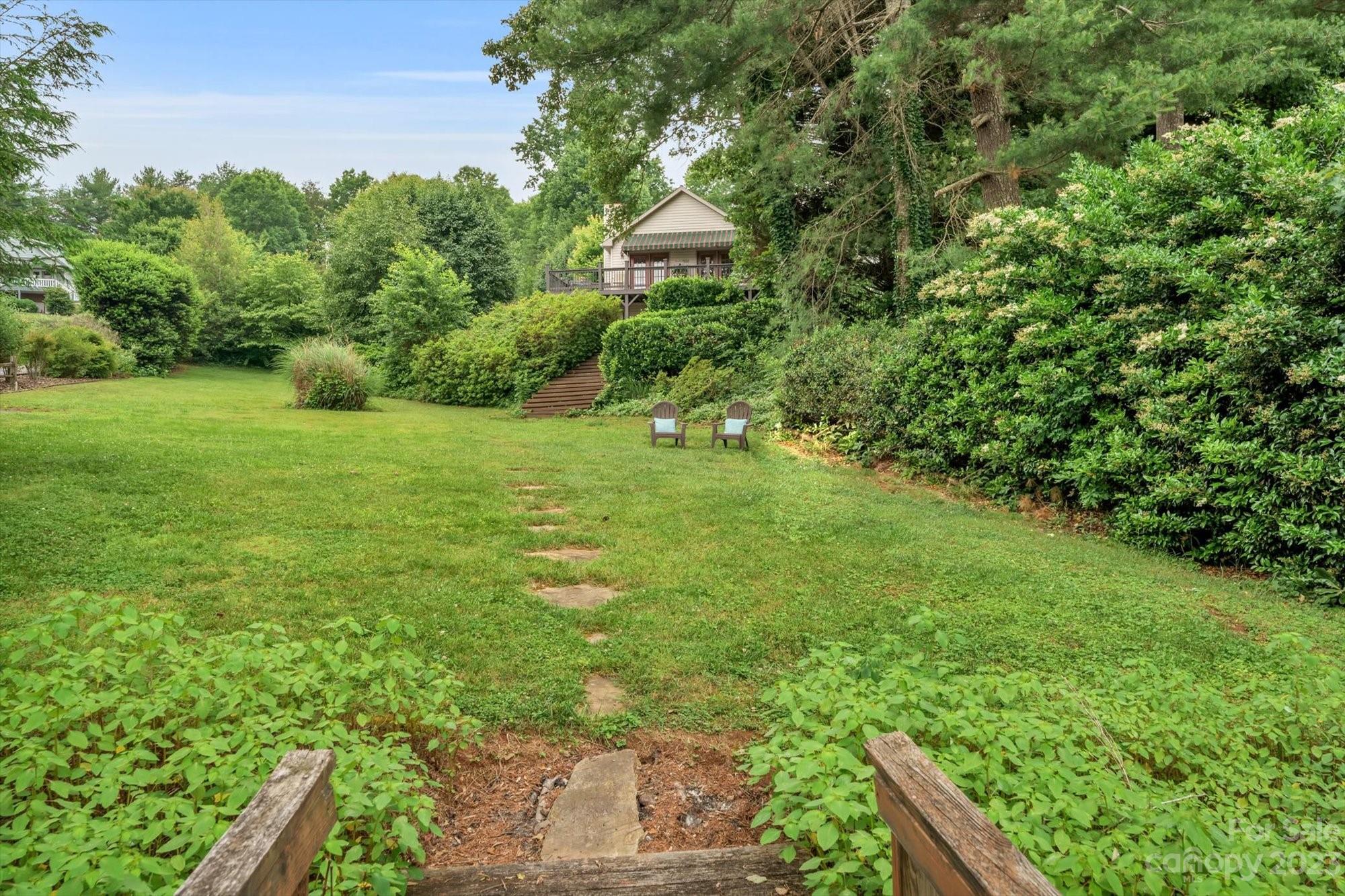 Laurel Pointe - Residential