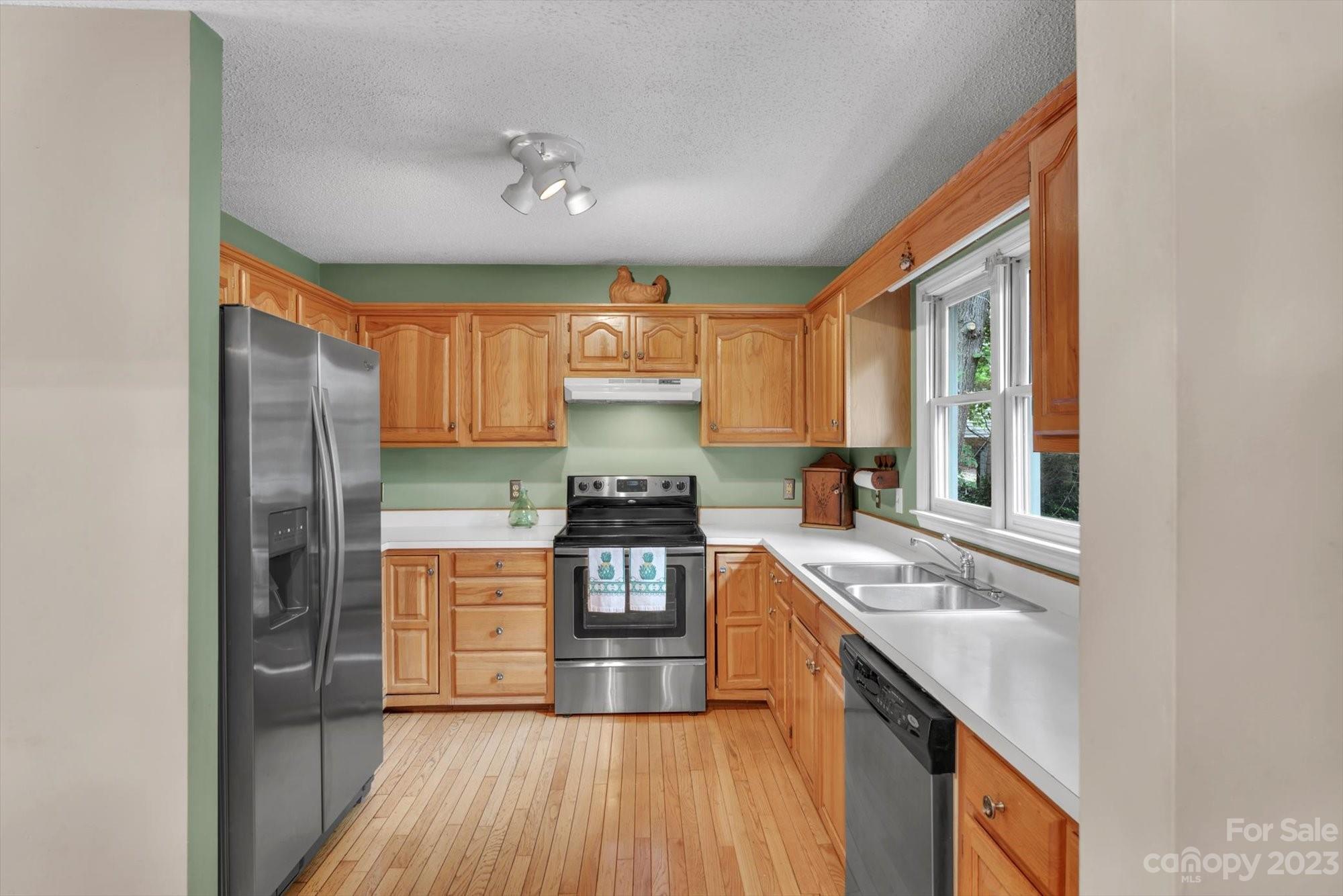 Laurel Pointe - Residential