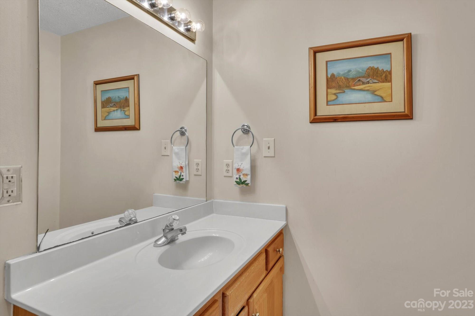 Laurel Pointe - Residential