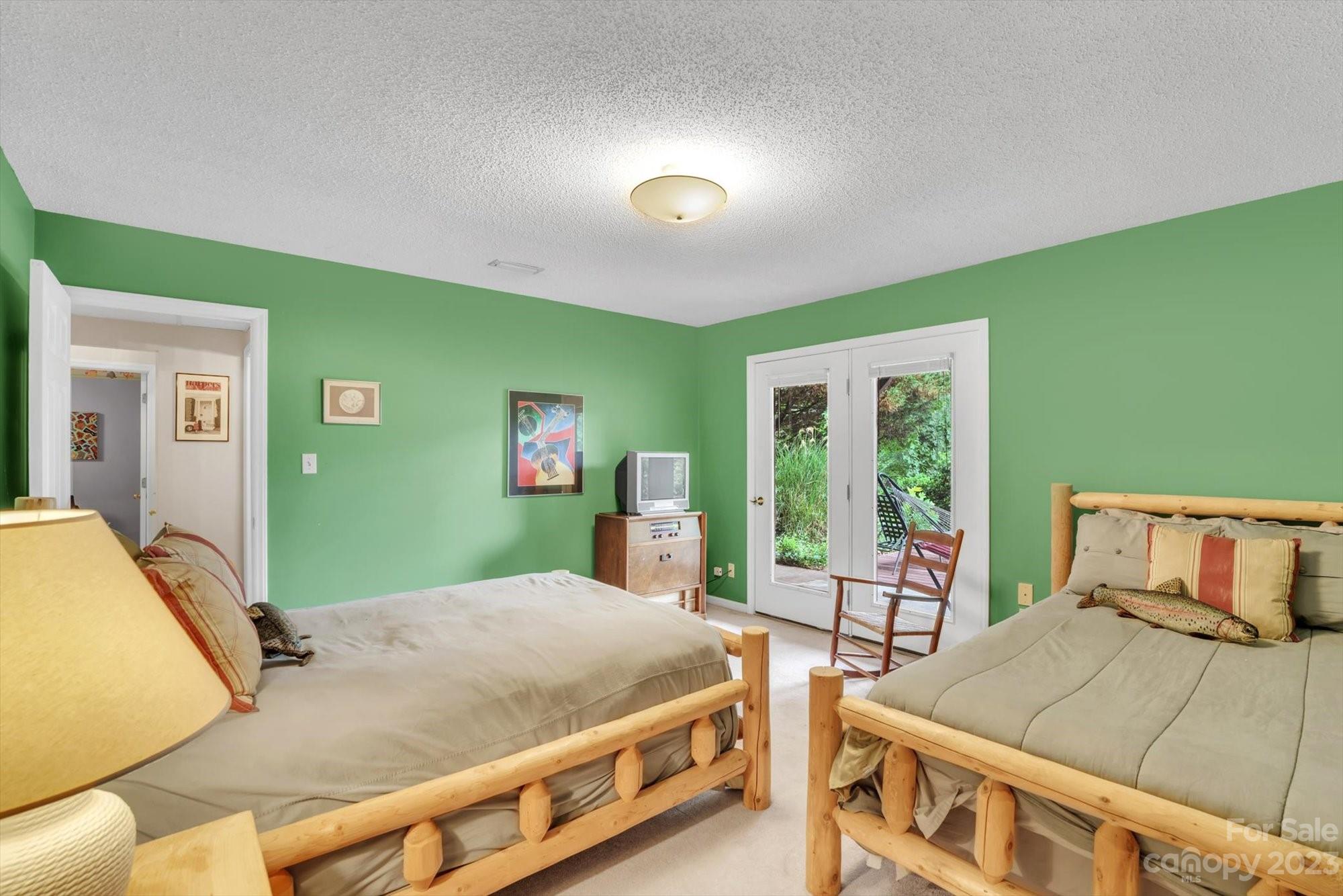 Laurel Pointe - Residential