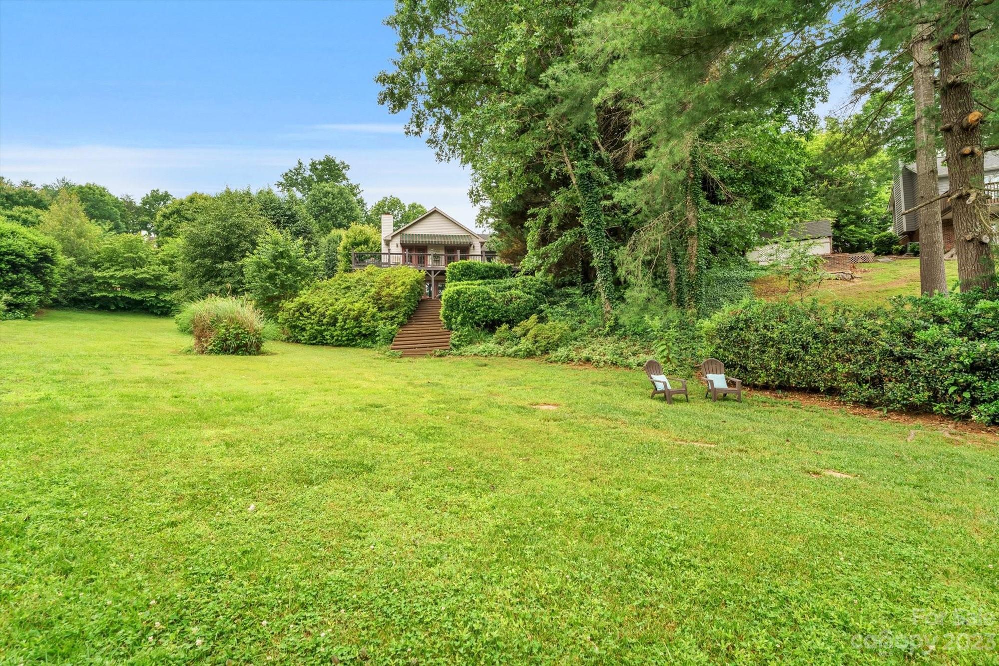 Laurel Pointe - Residential