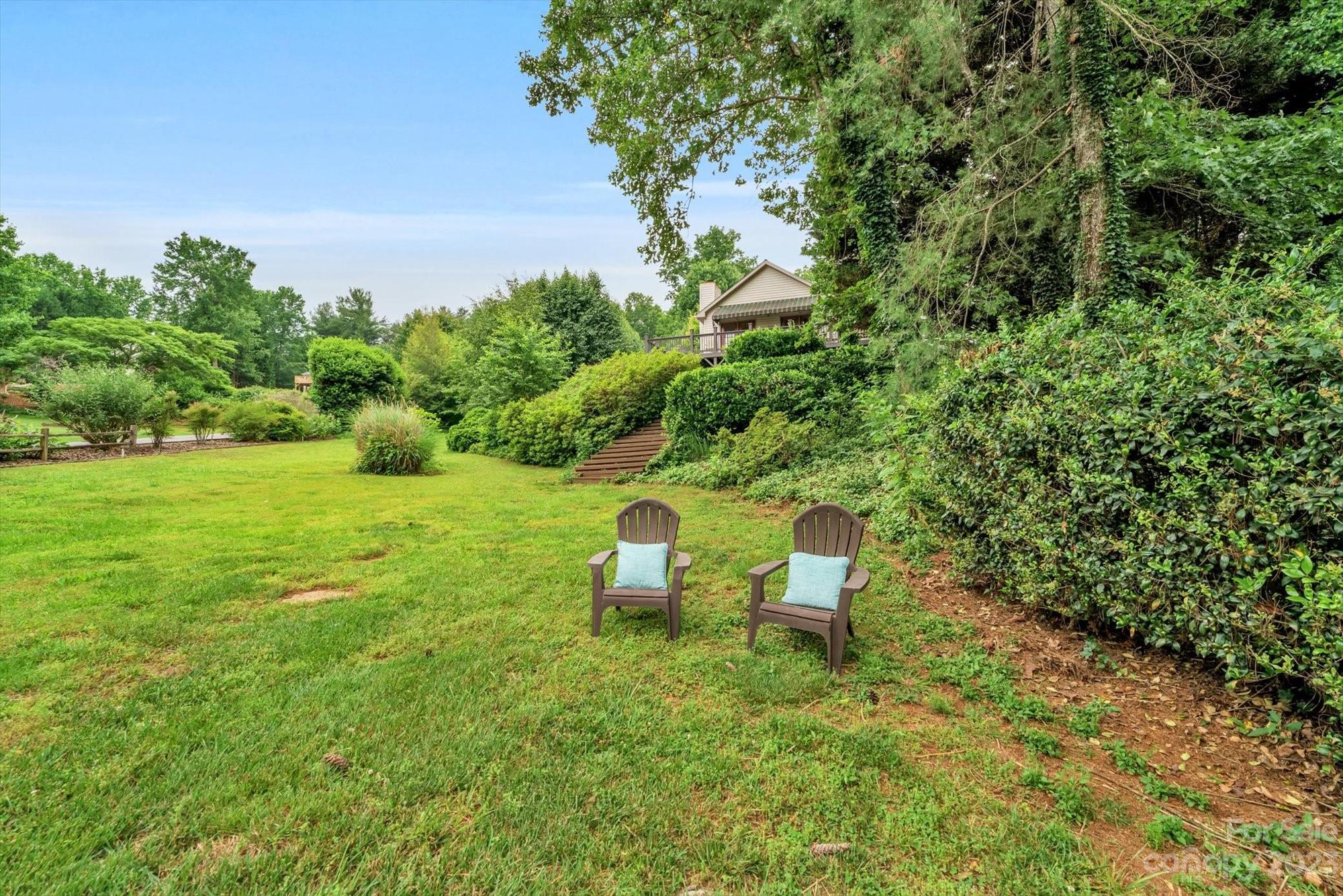 Laurel Pointe - Residential