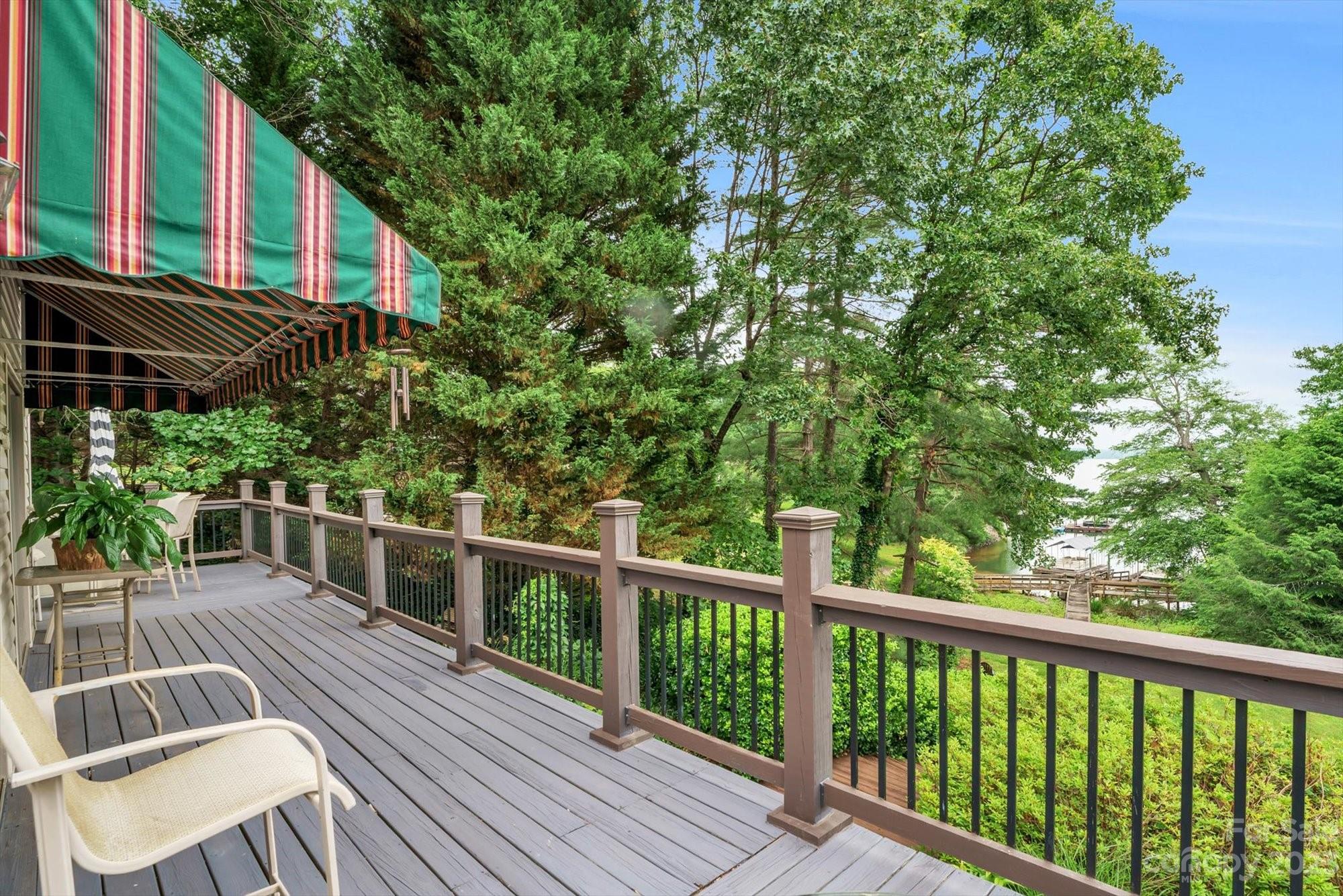 Laurel Pointe - Residential