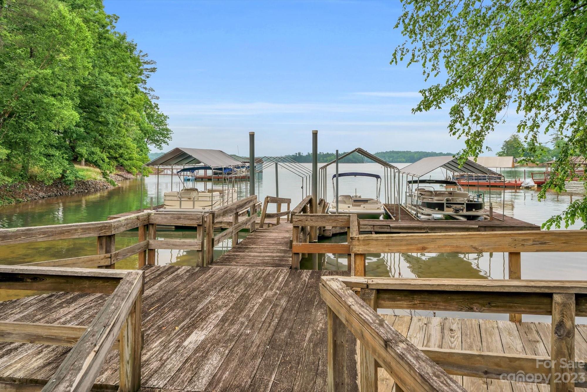 Laurel Pointe - Residential