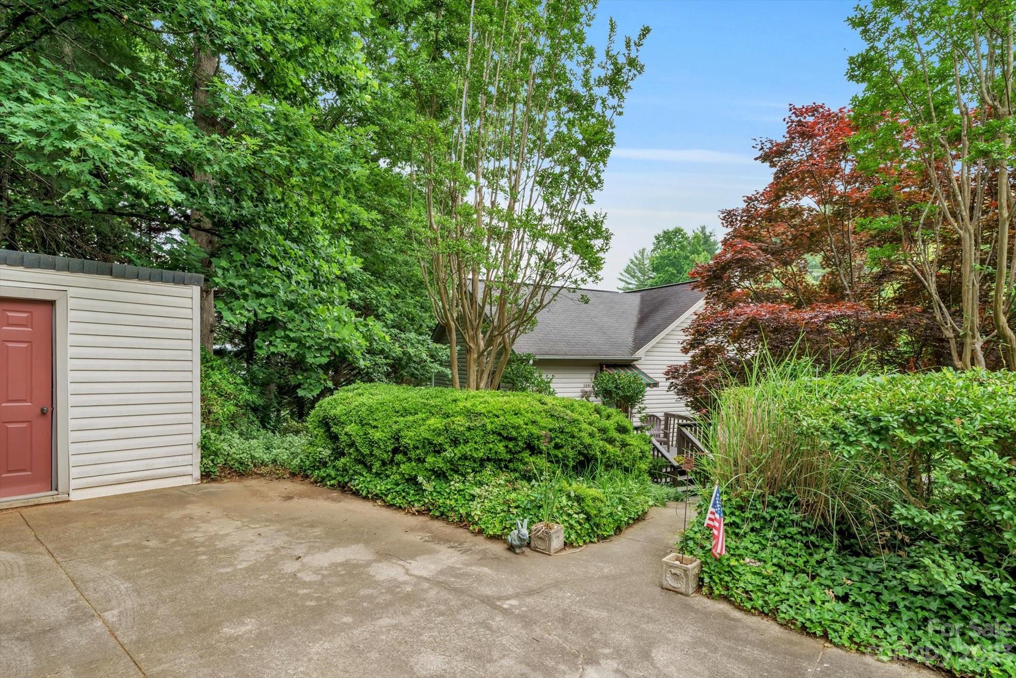 Laurel Pointe - Residential