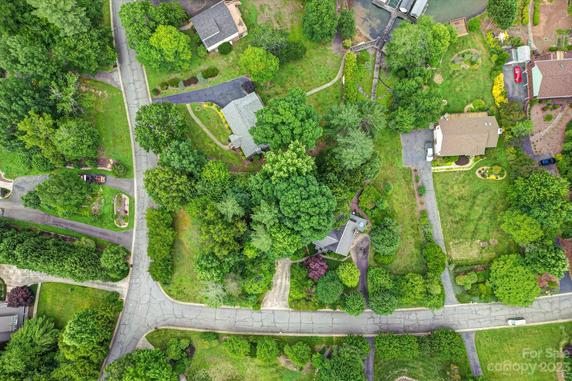 Laurel Pointe - Residential