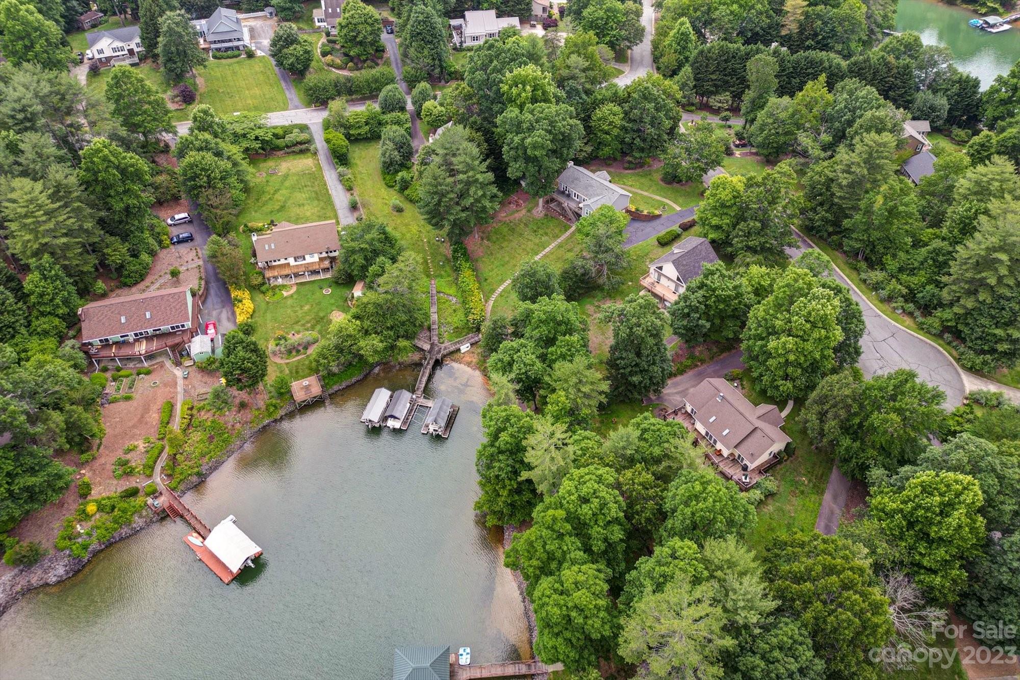 Laurel Pointe - Residential