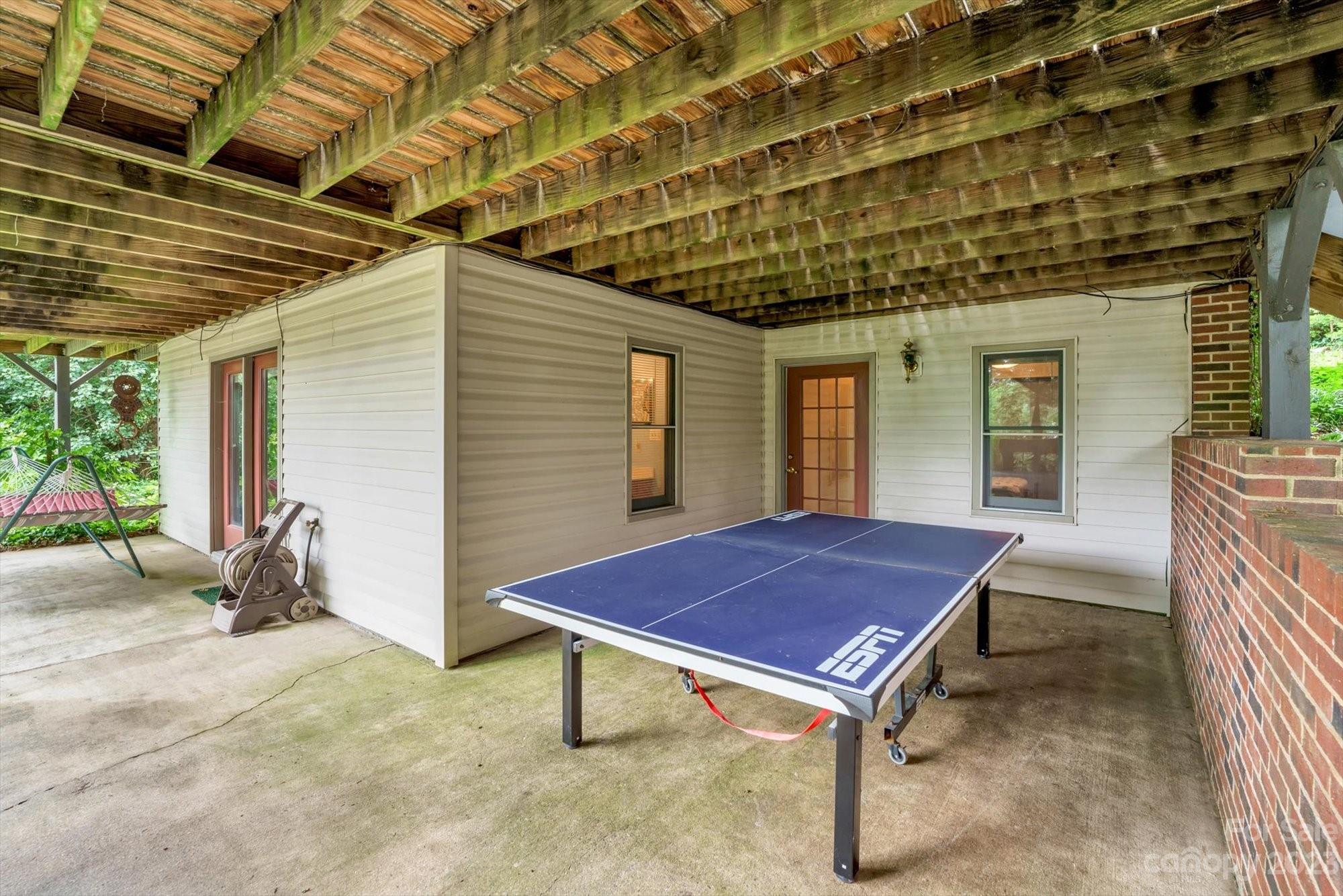 Laurel Pointe - Residential