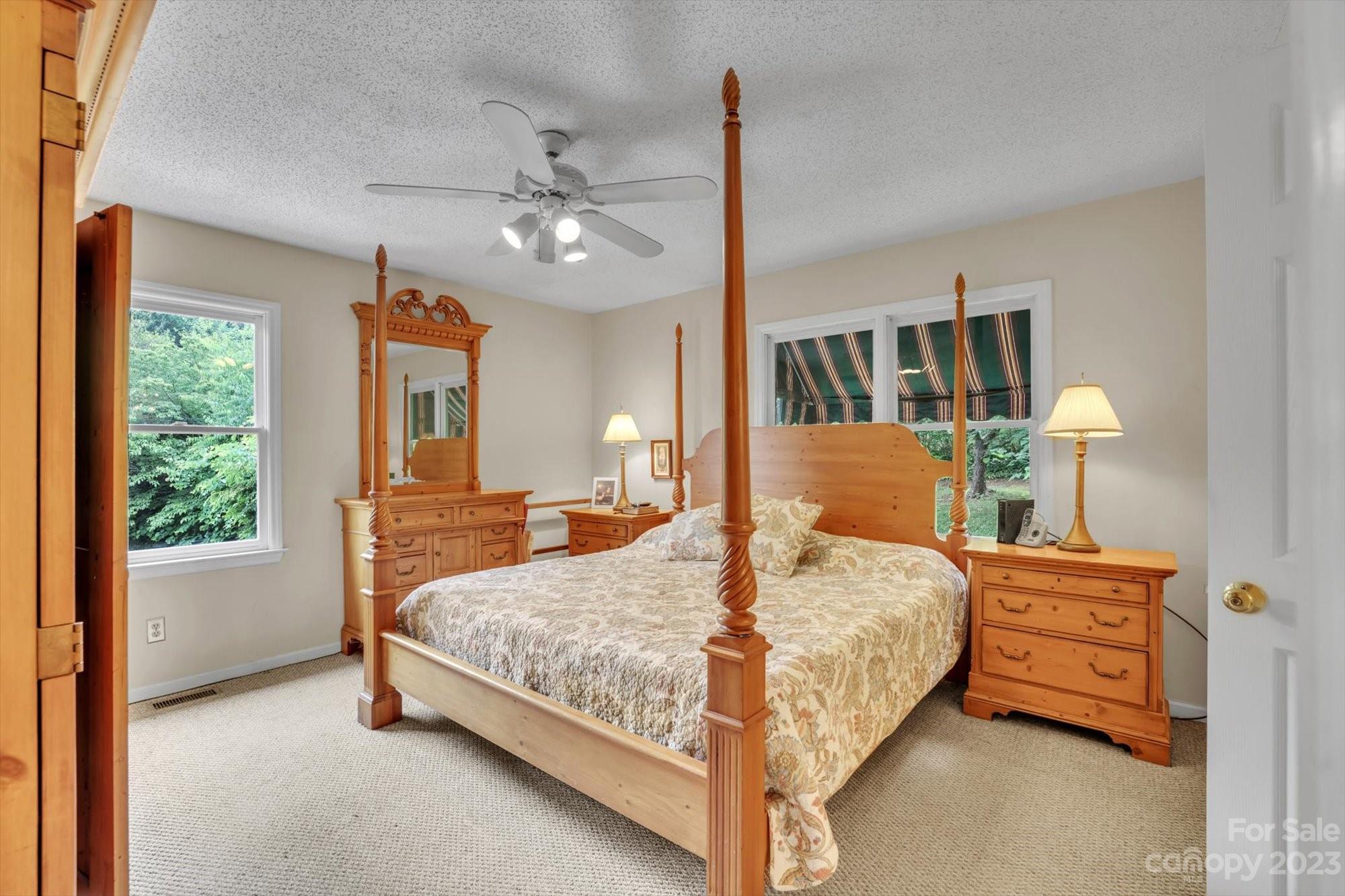 Laurel Pointe - Residential