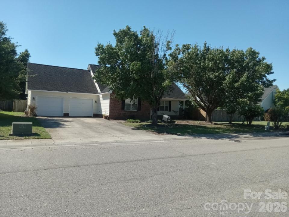 5529 WALKING Trail