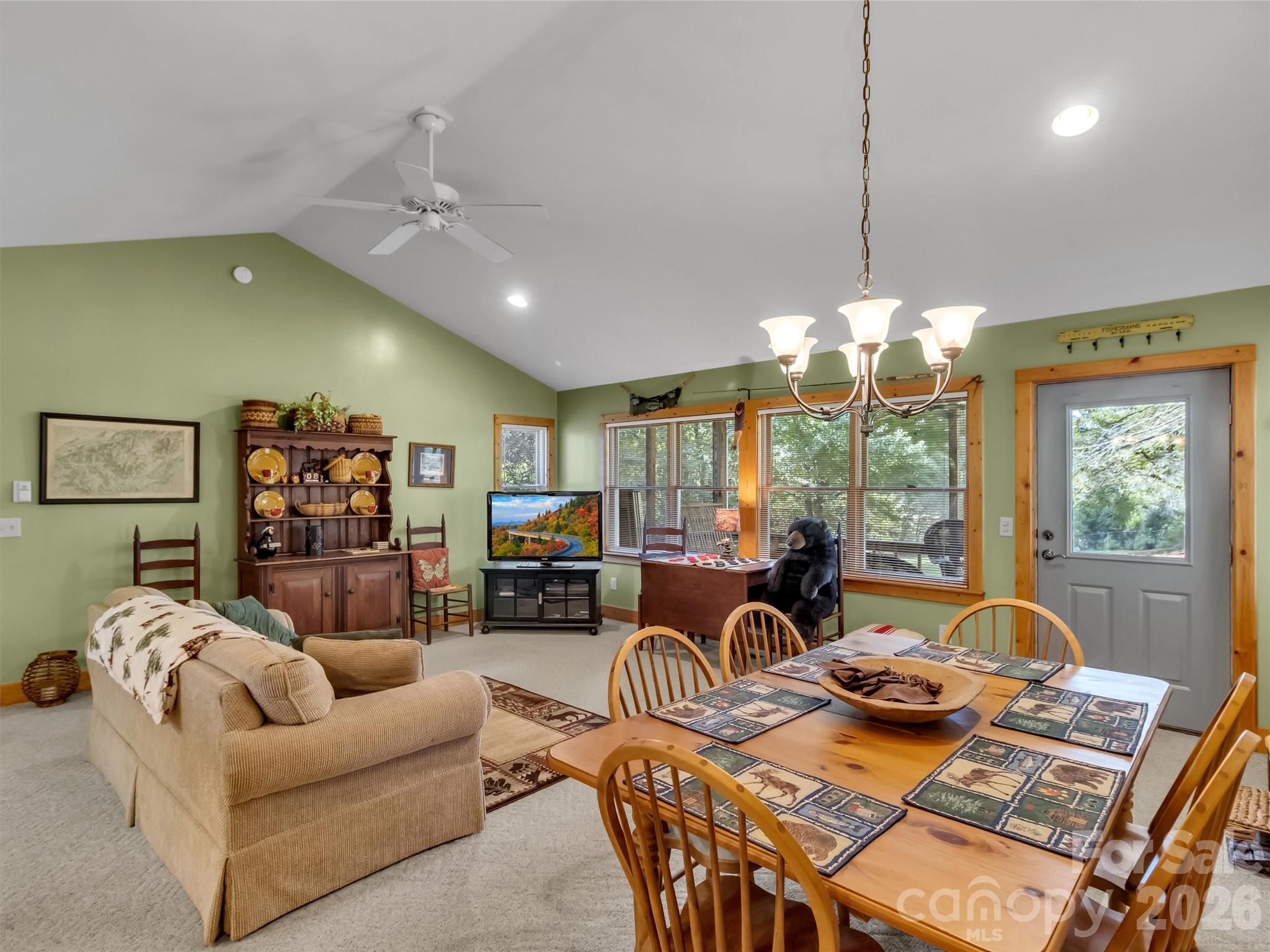 136 Buchanan Loop
