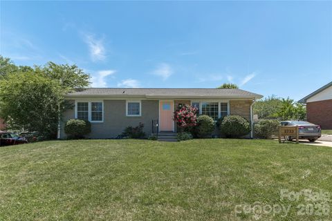 Photo of 3733 Sargeant Drive, Charlotte, NC 28217 (MLS # 4371826)