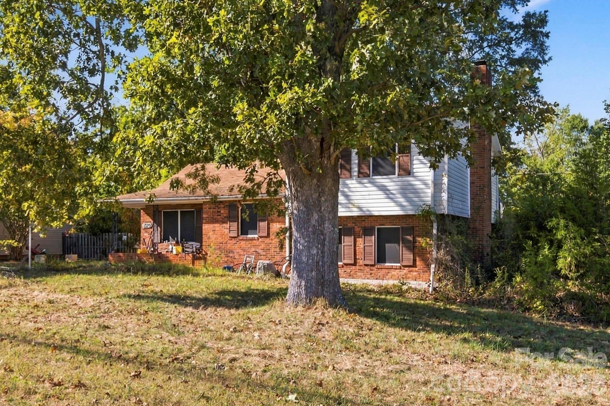 1379 N Old Greensboro Road