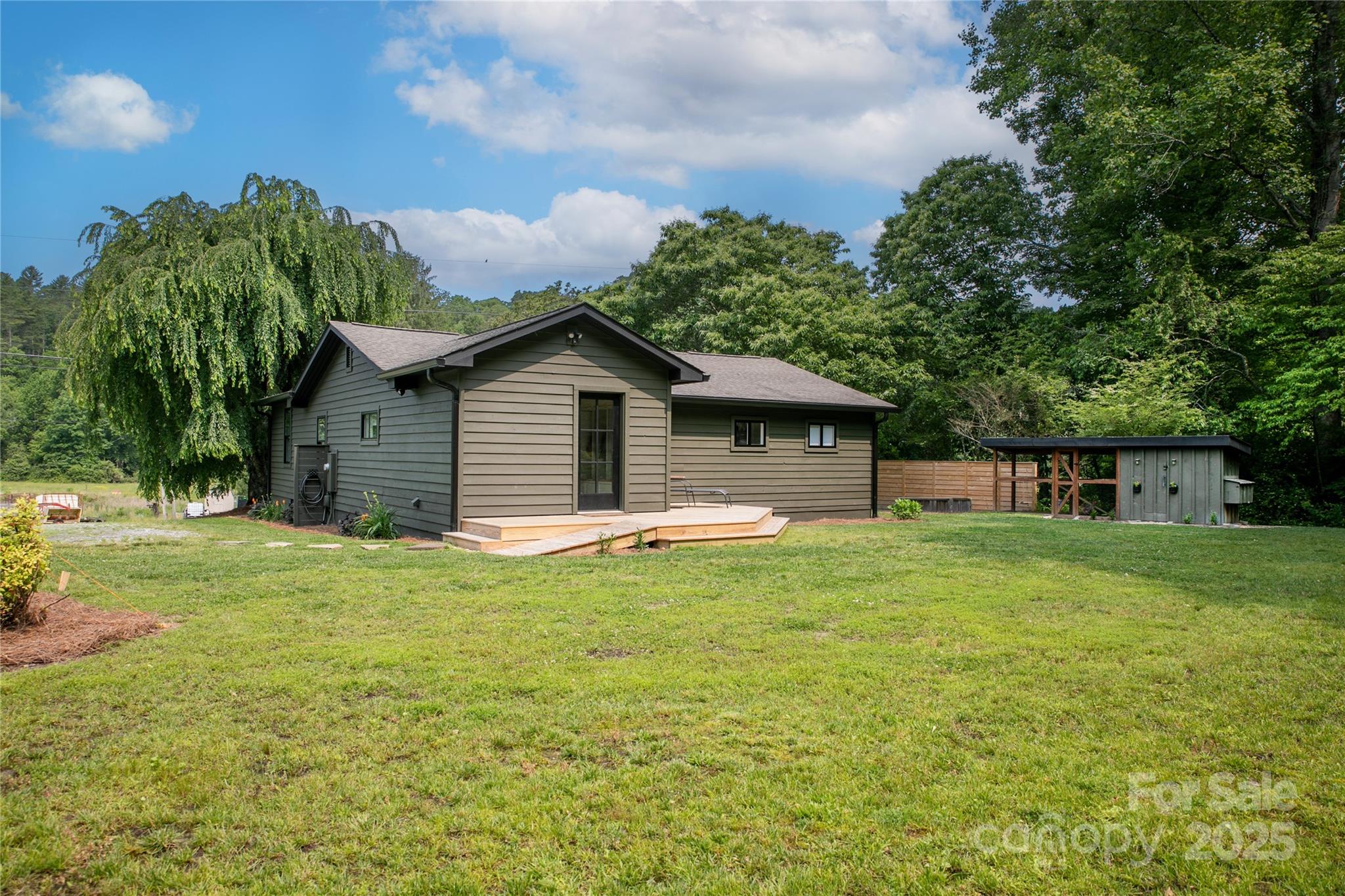 903 Middlefork Road