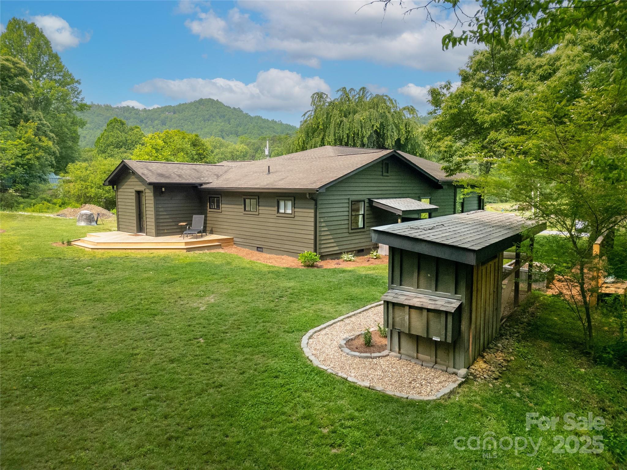 903 Middlefork Road