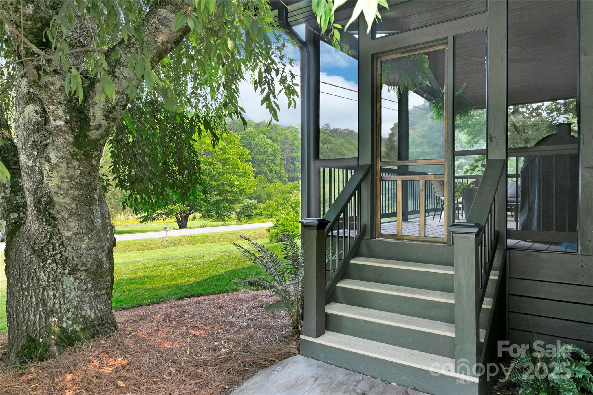 903 Middlefork Road