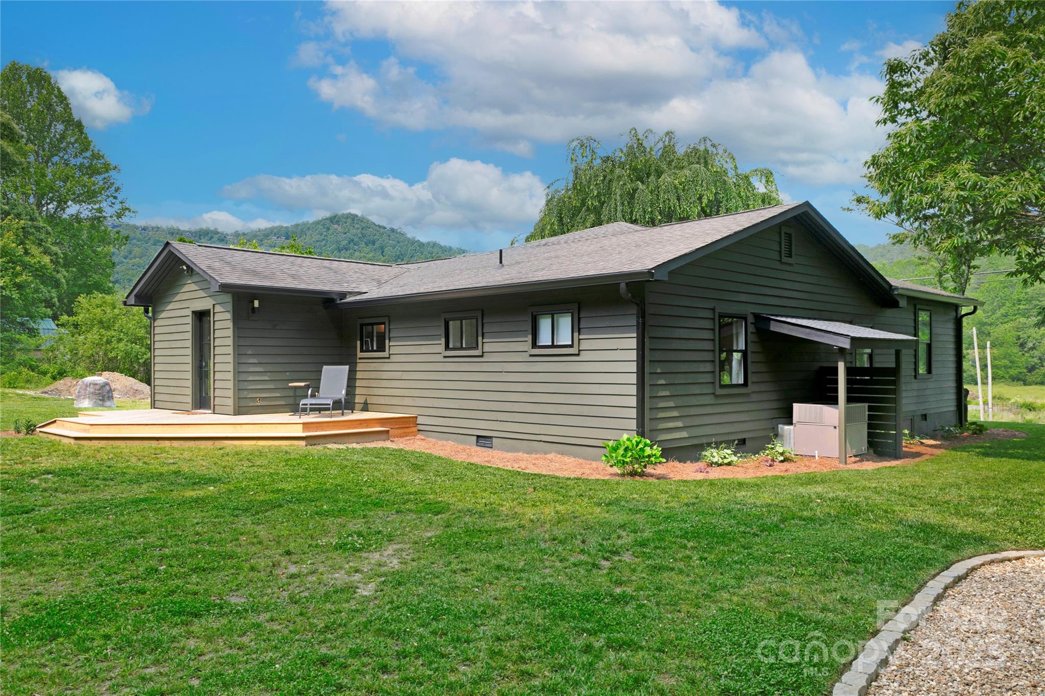 903 Middlefork Road