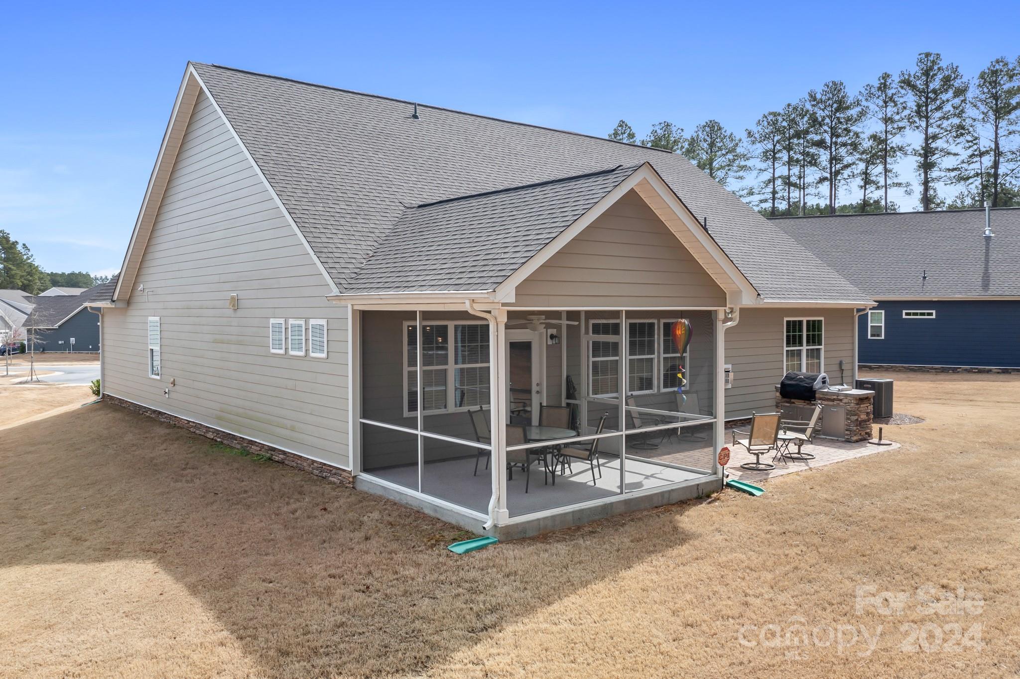 Imagery On Mtn Island - Residential